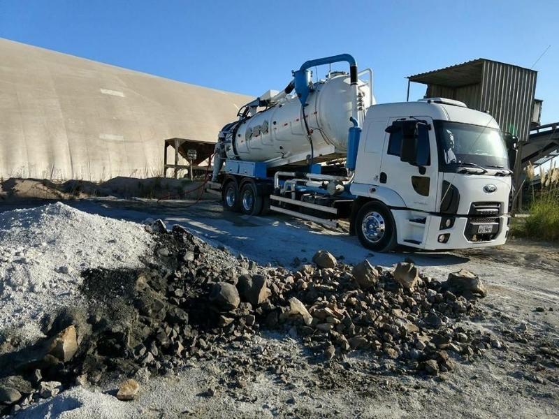 Locação de Caminhão Super Vácuo